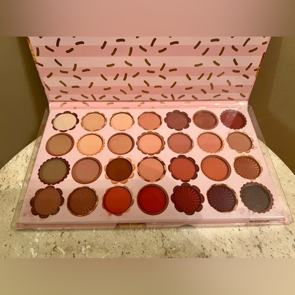 Beauty Concepts hello sweetness eyeshadow palette - Picture 4 of 4